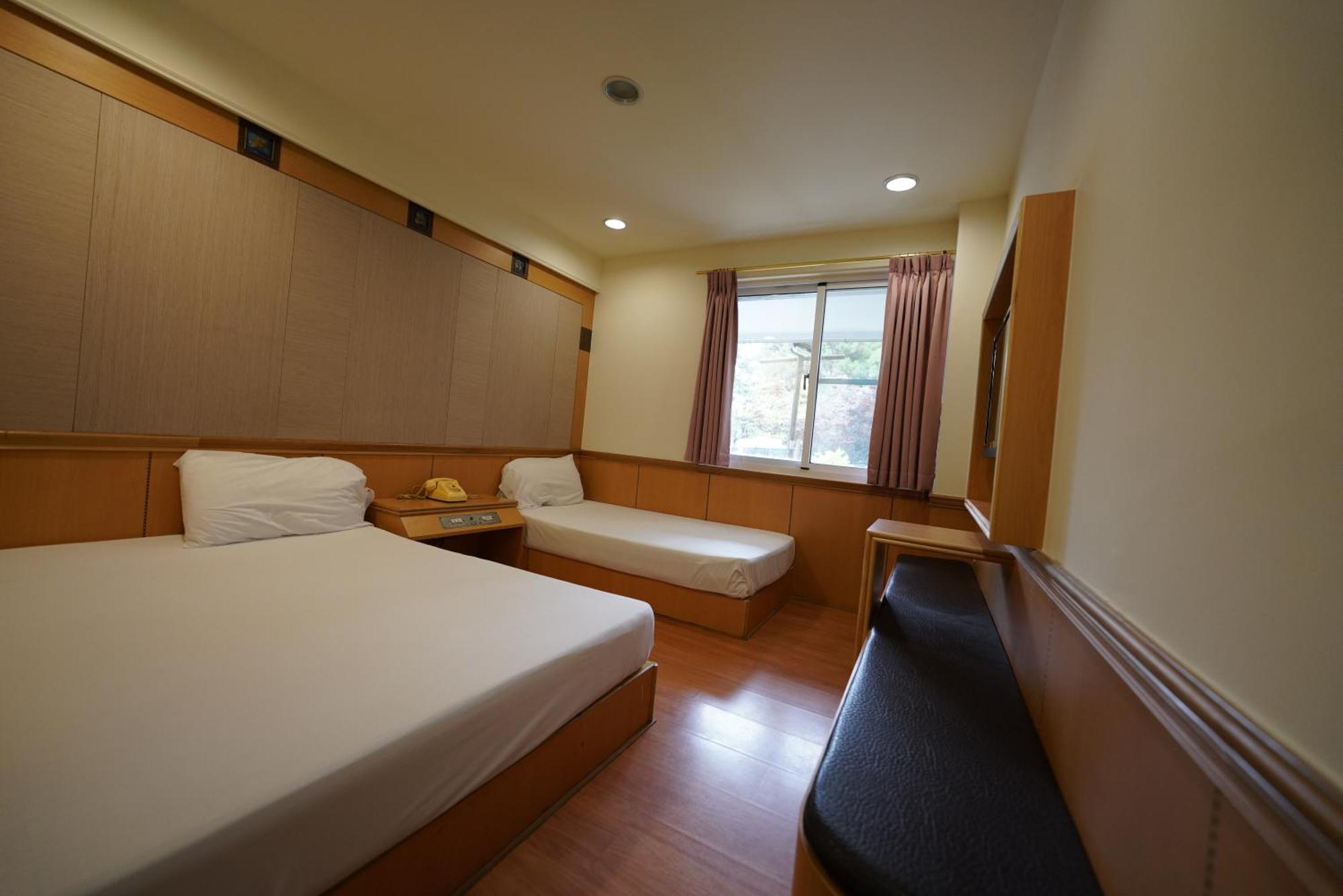 Wun Sun Hotel Zhongzheng  Exterior photo